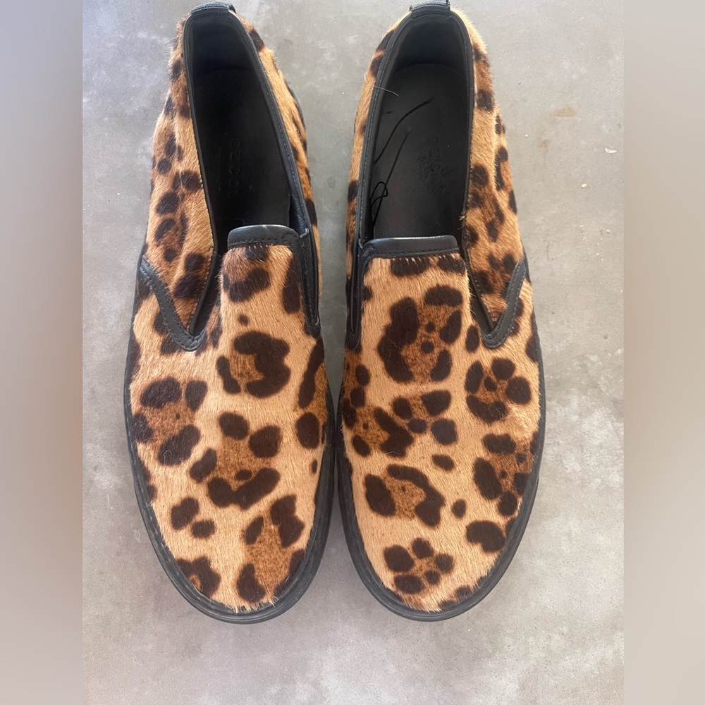 Women’s Gucci mohair leopard slip on shoes #autumn #collection